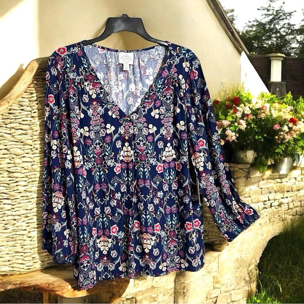 St John's Bay Top M Navy Multi Floral Whimsigoth Pullover Casual Boho Shirt‎ - Picture 12 of 12